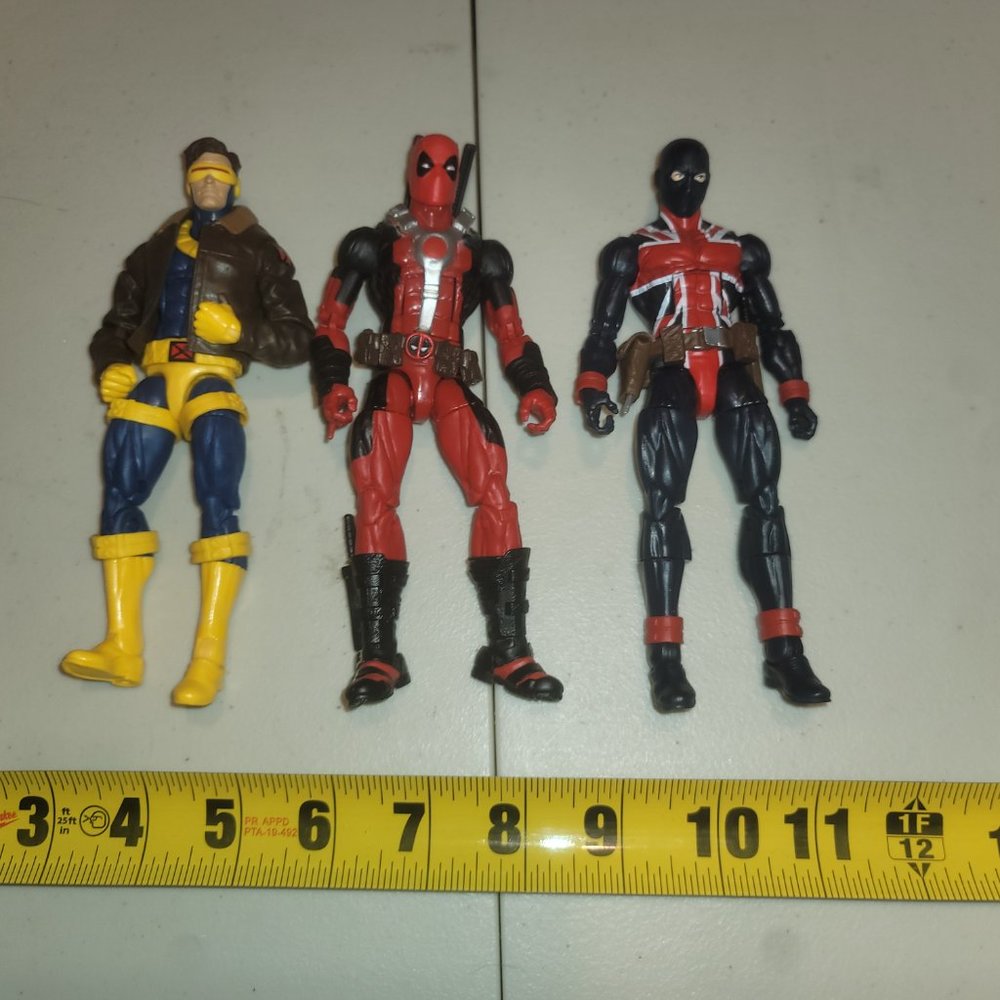 Comics & Collector's Pin & Figure Set-$75 obo